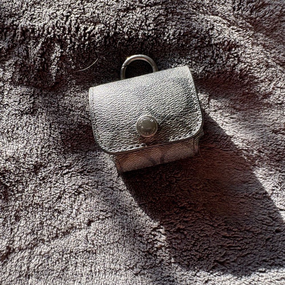 Coach earphone case